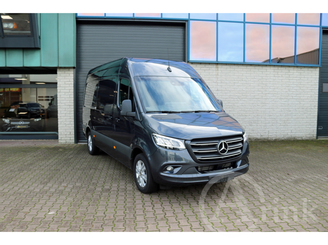 Vehicle 42953316 a23bf7c9 9337 4b4e b33a 14b305dbb3f7
