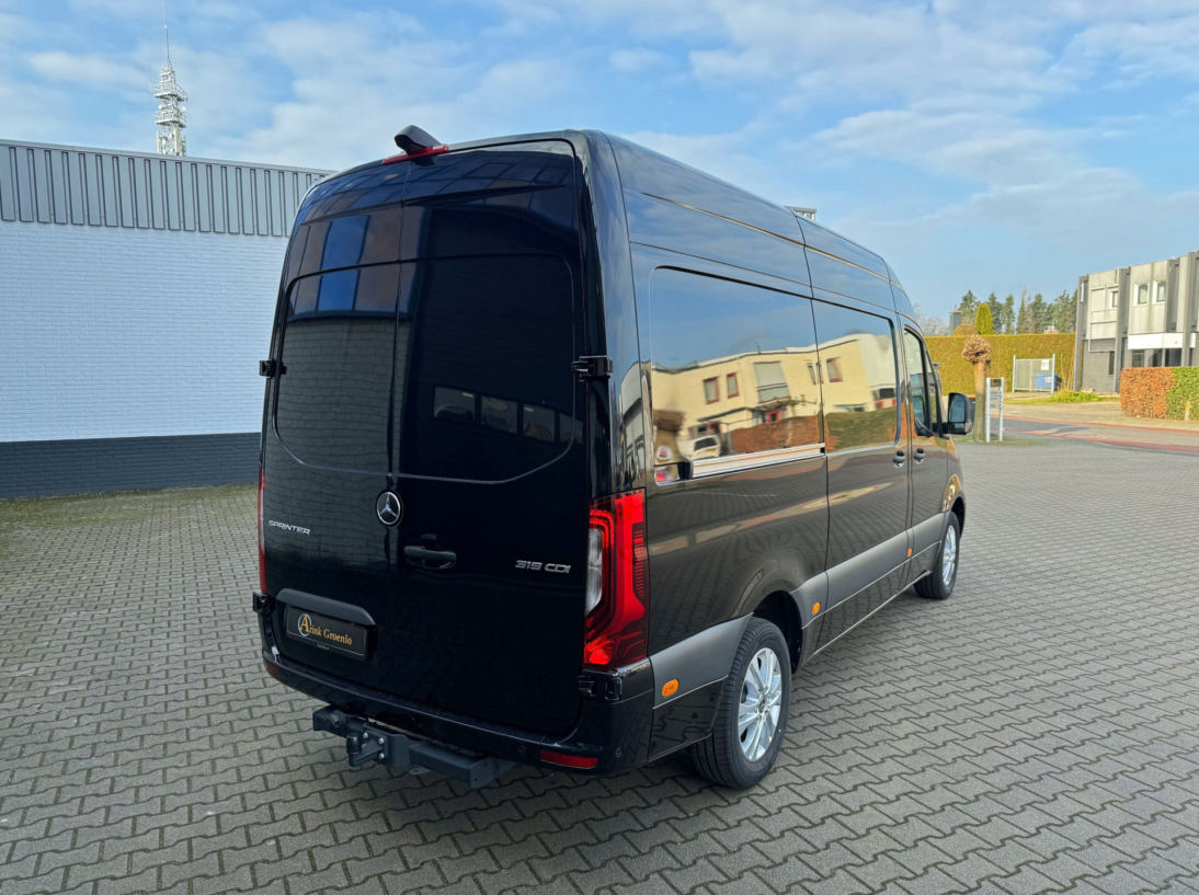 Vehicle 42953375 5c3021bf 4ef8 4761 8be4 3260a271815b