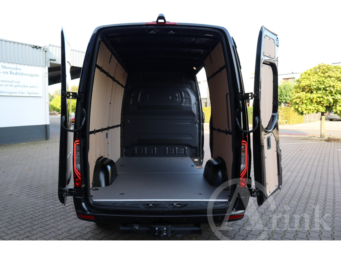 Vehicle 42953375 34986bbd 742c 4e17 8c84 e6f517039818