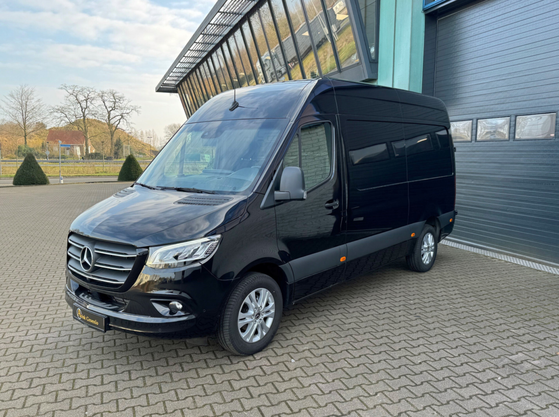 Vehicle 42953375 b69c8559 e383 4246 86e7 a2069952a1d3