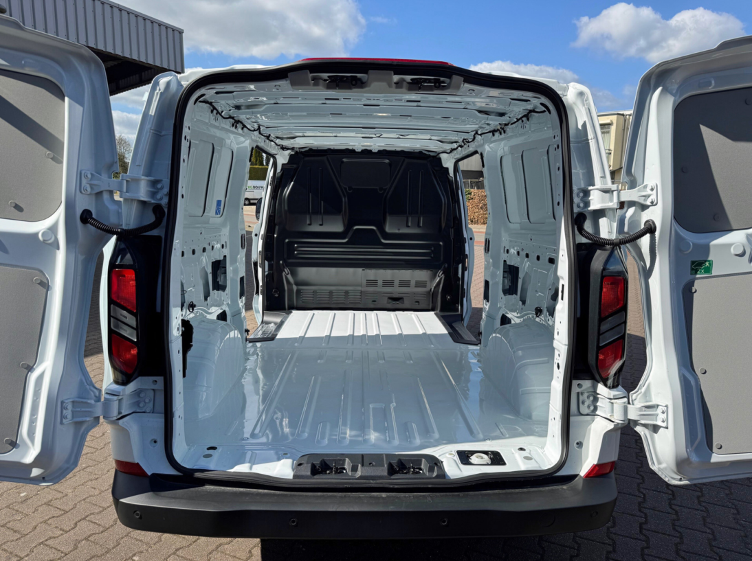 Vehicle 43887979 6b36ebc6 7cd0 4a6c ab0b f6f096559e48