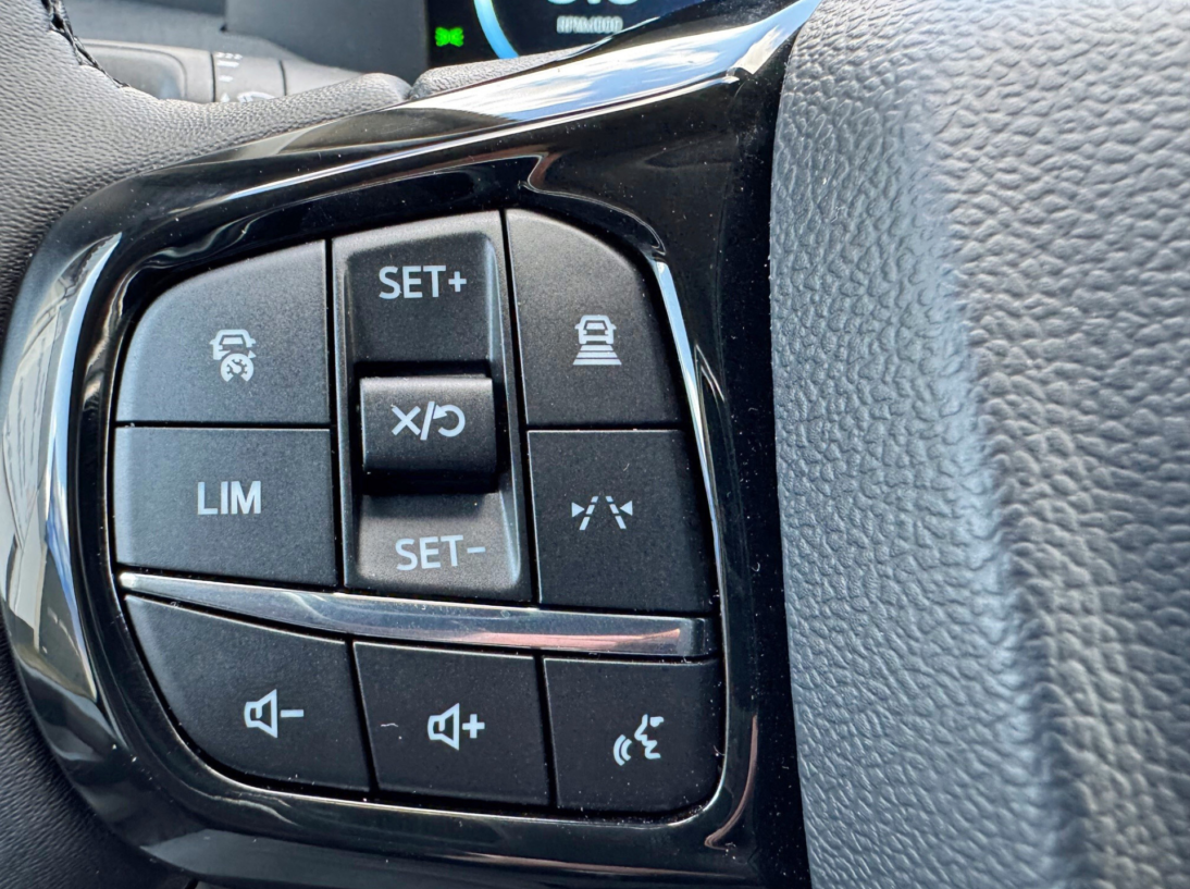 Vehicle 43887979 06592988 4b1f 44a0 976e 2220df2f4b42