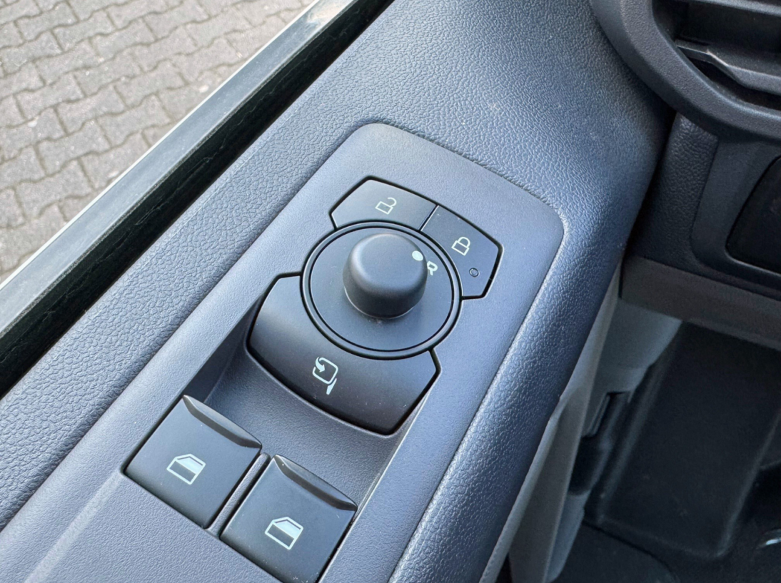 Vehicle 43887979 ad8c4bce b163 4e6f b700 68164b937f5f