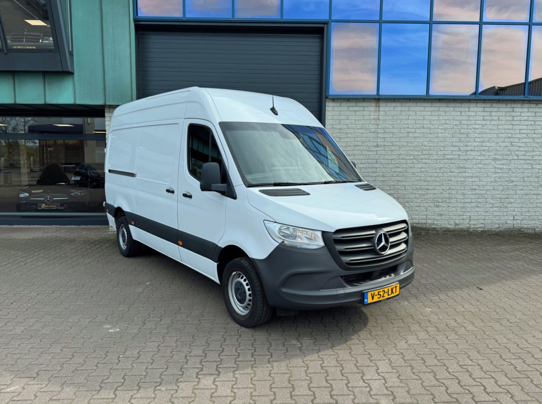 Vehicle 44006921 c2e587b6 c02f 4654 939b 3874469e7da9