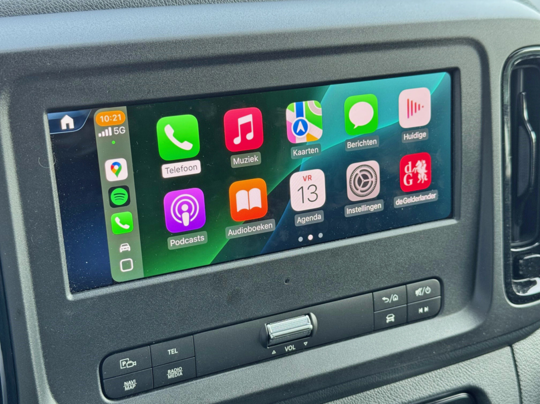 Vehicle 46452664 49c304cd b5dd 4c65 8df6 7125999e1cff