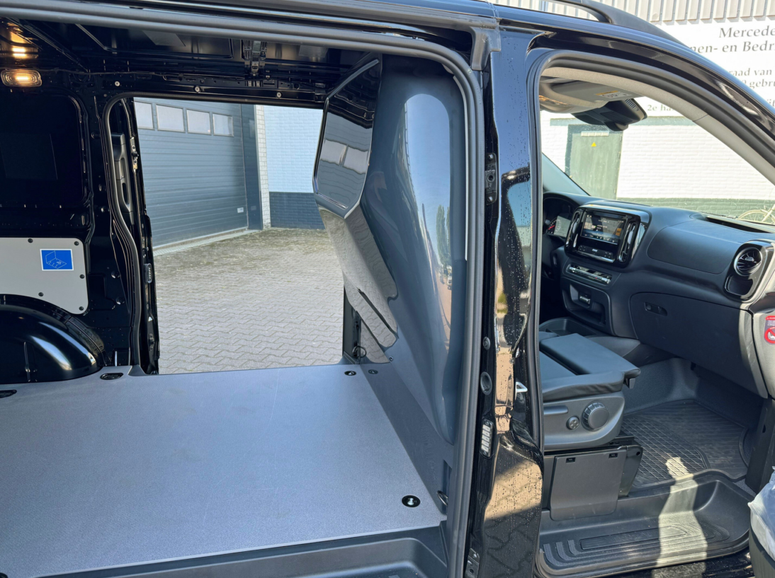 Vehicle 46278450 6d0bb3f6 6667 4485 ad2d da2dfe9a9bcb