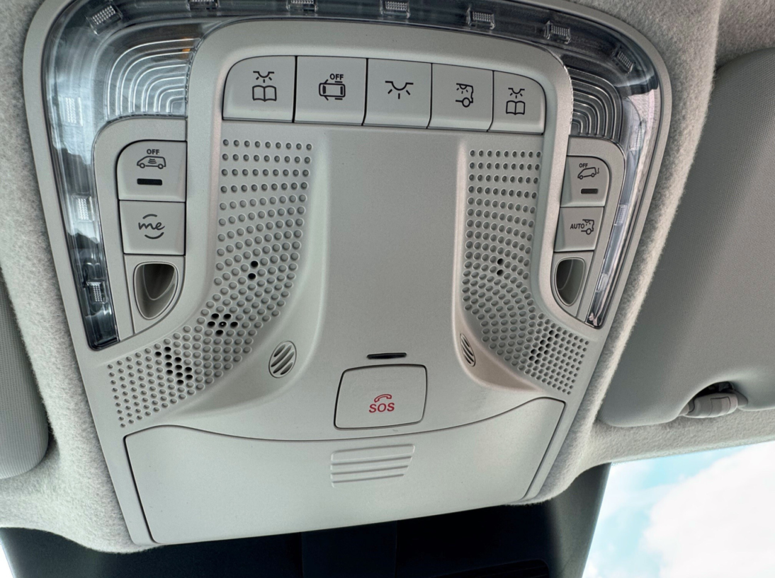 Vehicle 46278450 30116427 5700 4fb7 bfd3 22695a5b6948