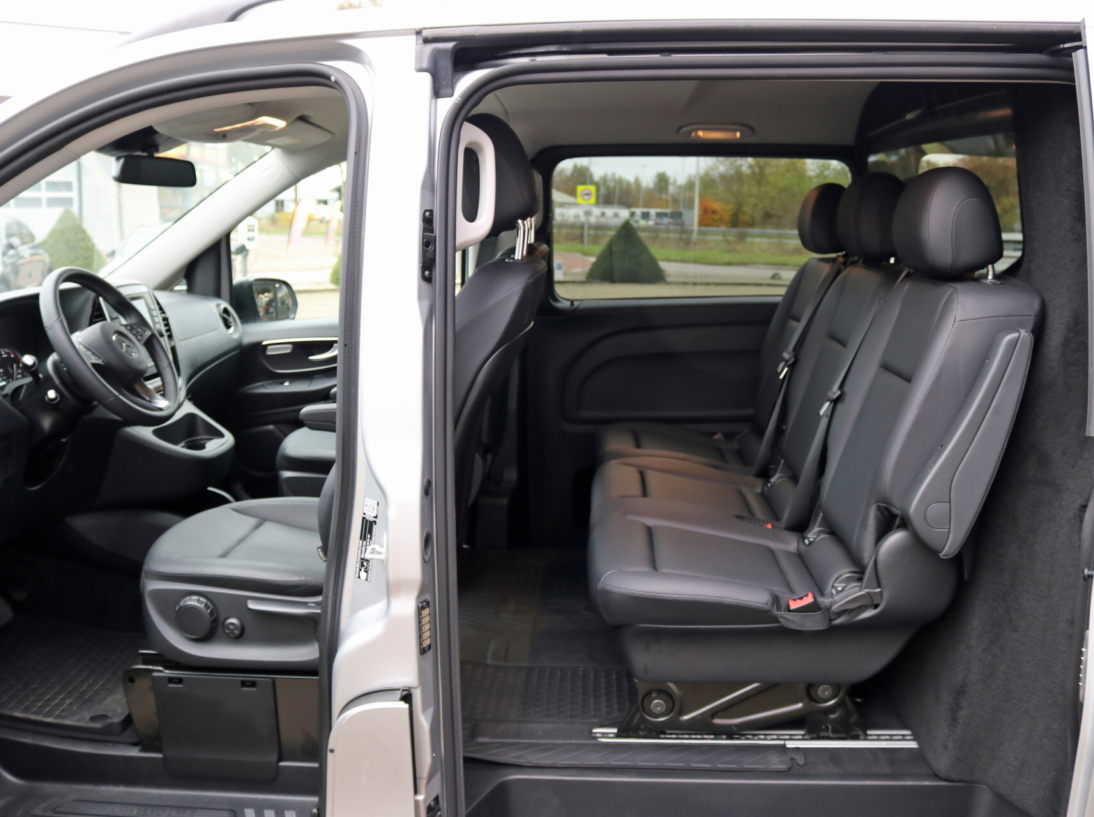 Vehicle 41369755 8039e130 8560 4ef9 98a9 087313ba3493