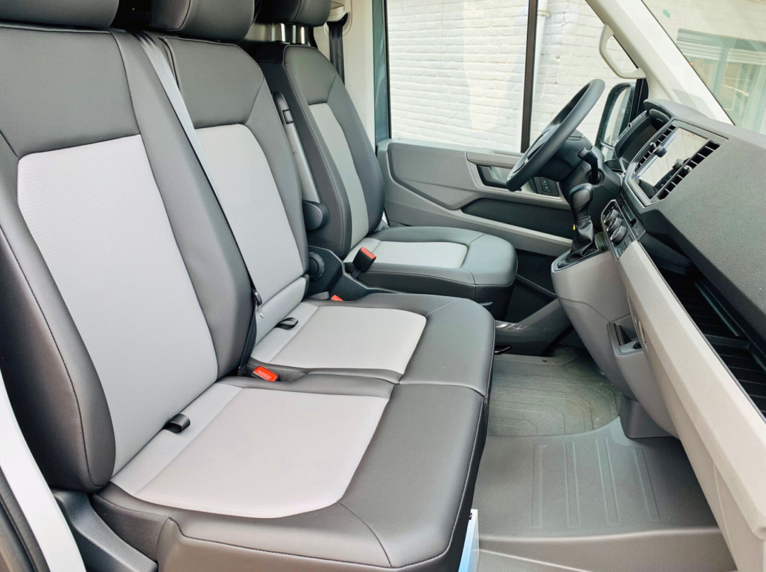 Vehicle 34973449 b0584225 b864 4fda 8f9a faa3c17335df