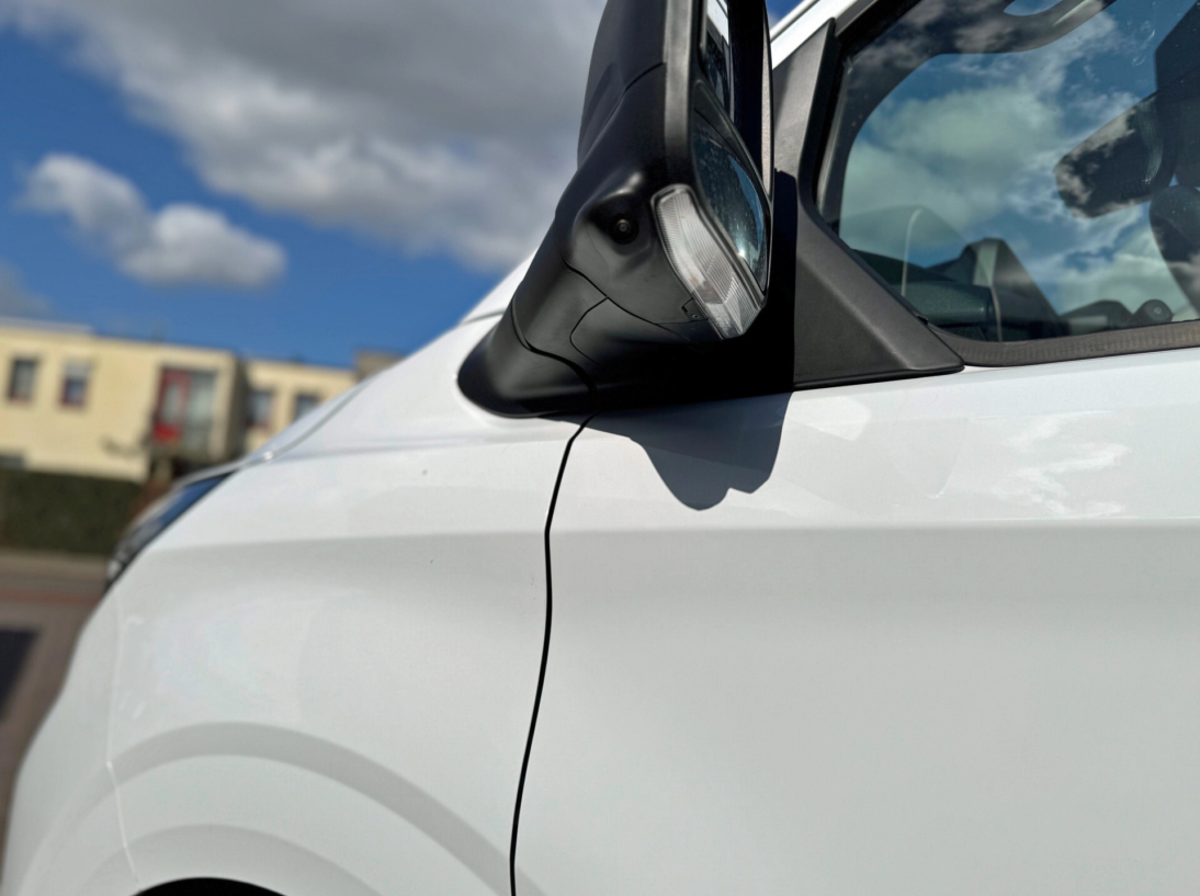 Vehicle 43887980 07b79870 1410 4519 b24b 91354288654b