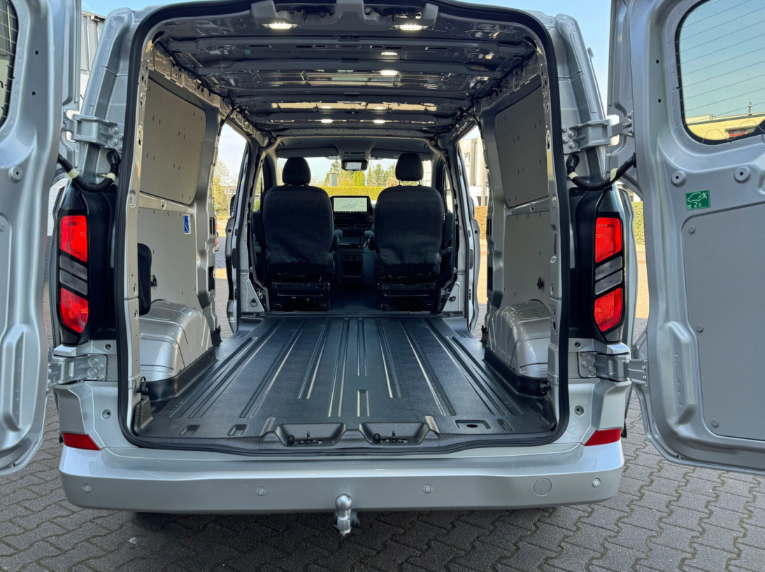 Vehicle 44245850 66841f25 b684 441e 9740 1f1ec8117a36