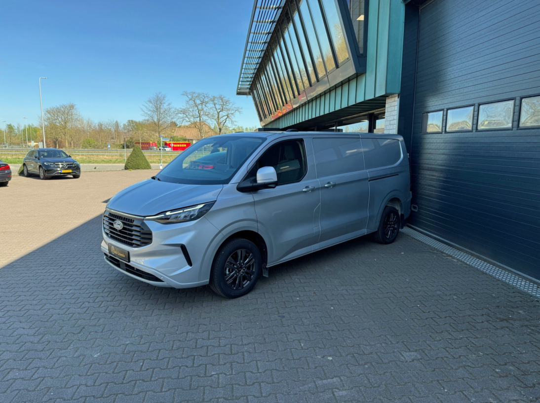 Vehicle 44245850 c998ed67 6785 4bbb 83b1 d36d7ad539cb
