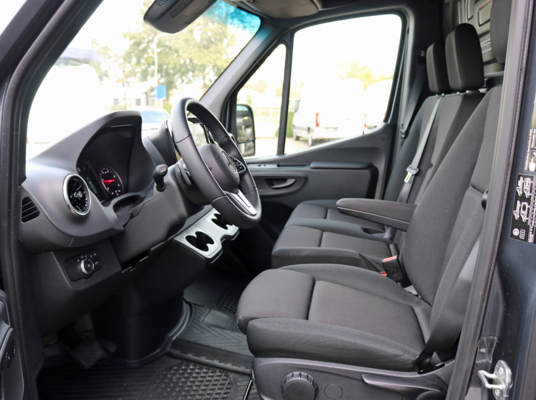 Vehicle 41711659 4b966616 1825 400a a5b6 f23d57364f8c