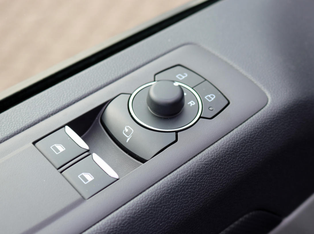 Vehicle 44246031 49077bc8 5c88 407f 986b 483349557e86