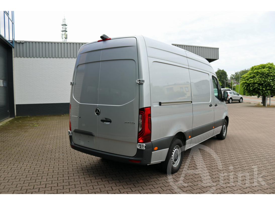 Vehicle 40011207 cdbbb4d0 0a6b 4eda 9e7c dd4cb2bc4e31