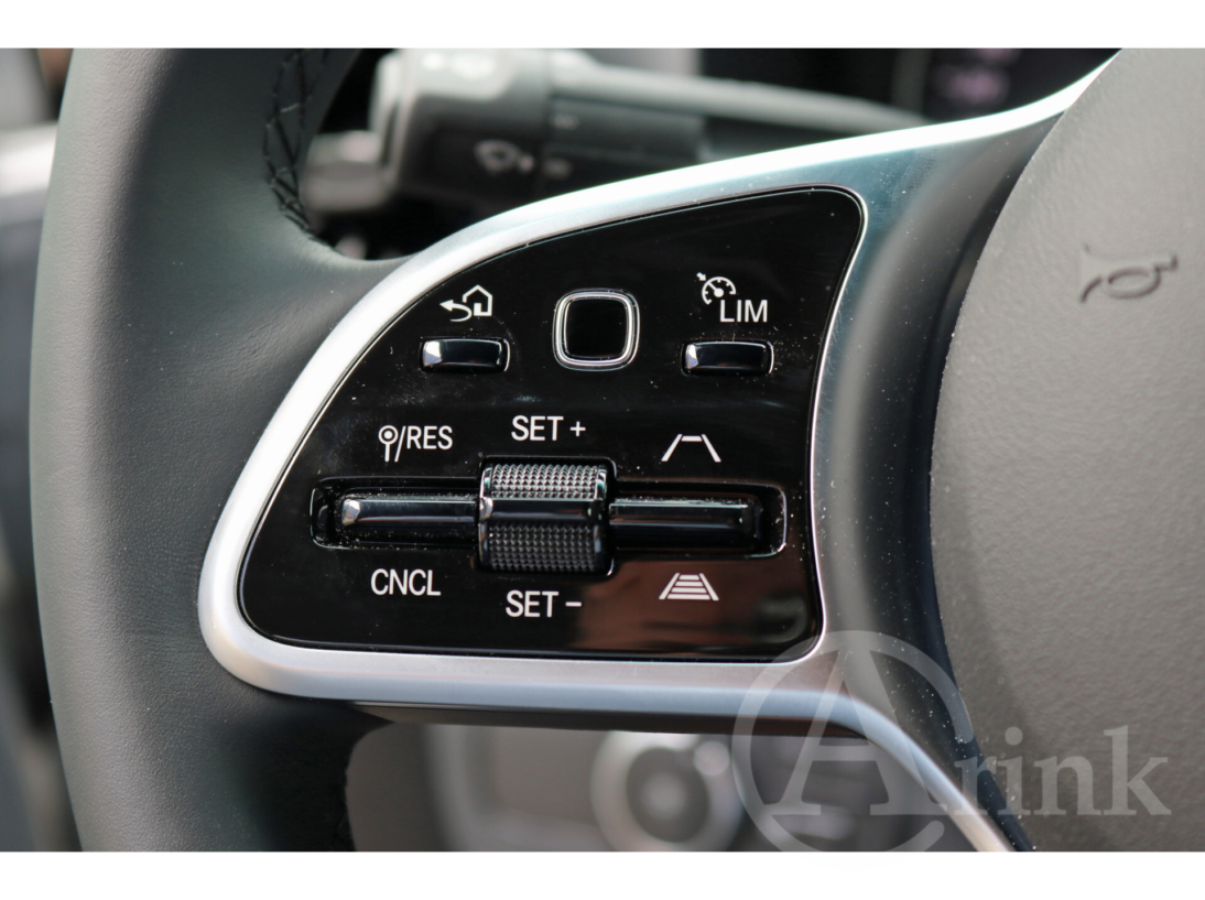 Vehicle 40011207 8aaefcd2 4786 4061 9c55 95072444c537
