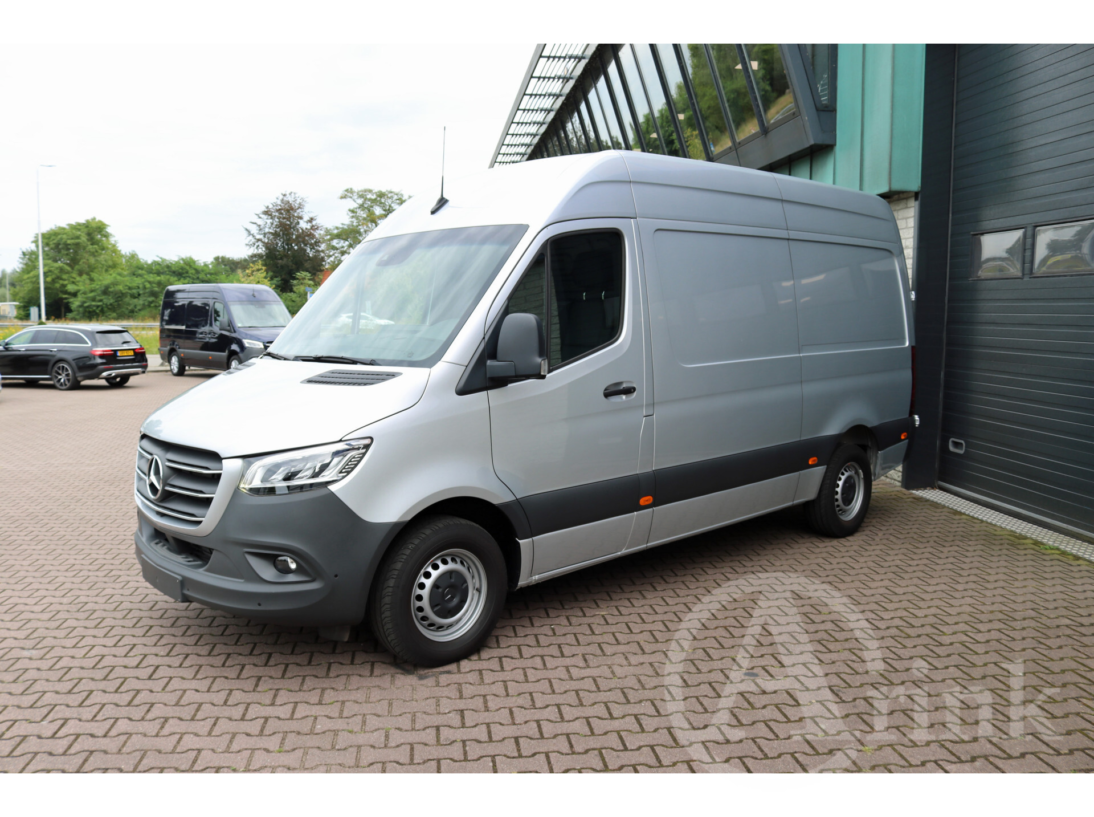 Vehicle 40011207 288177b7 416b 4b04 8252 9a23b7c4034d