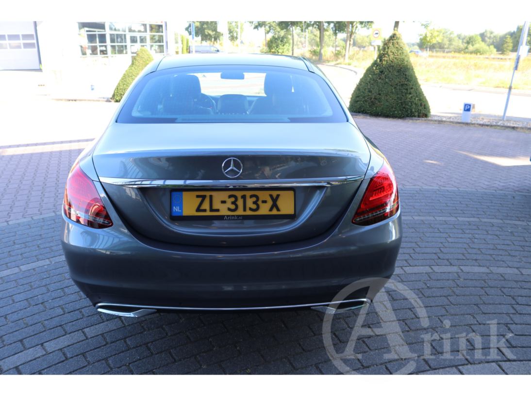 Vehicle 47047756 8f7ccc43 b4cc 43b4 bfb9 31f0a09cd1ab