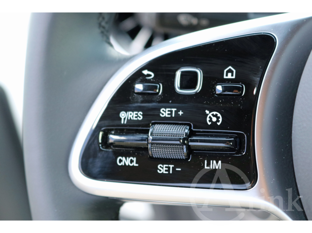 Vehicle 38492952 044c1f49 7da6 4741 99c8 09479072732d