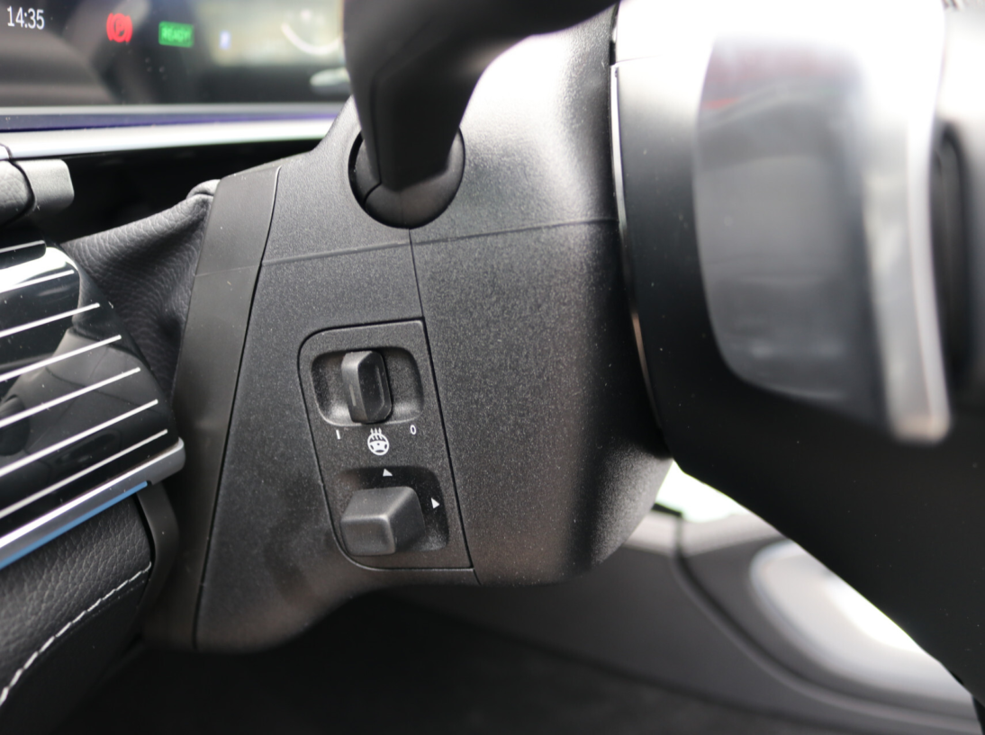 Vehicle 44488807 6c302922 2923 4a5f 865b 9f9fefaa33df