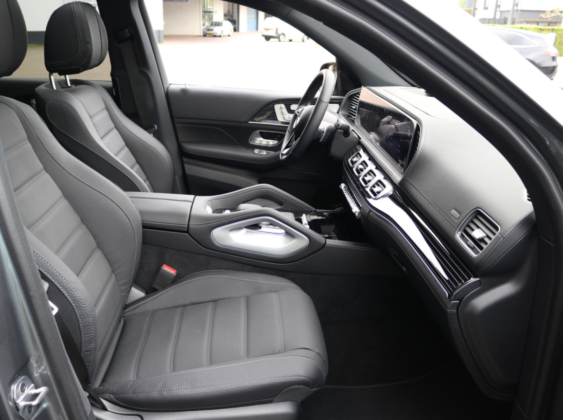 Vehicle 44488807 5edc8cdd c010 490f 9ec3 b87f1da7387b