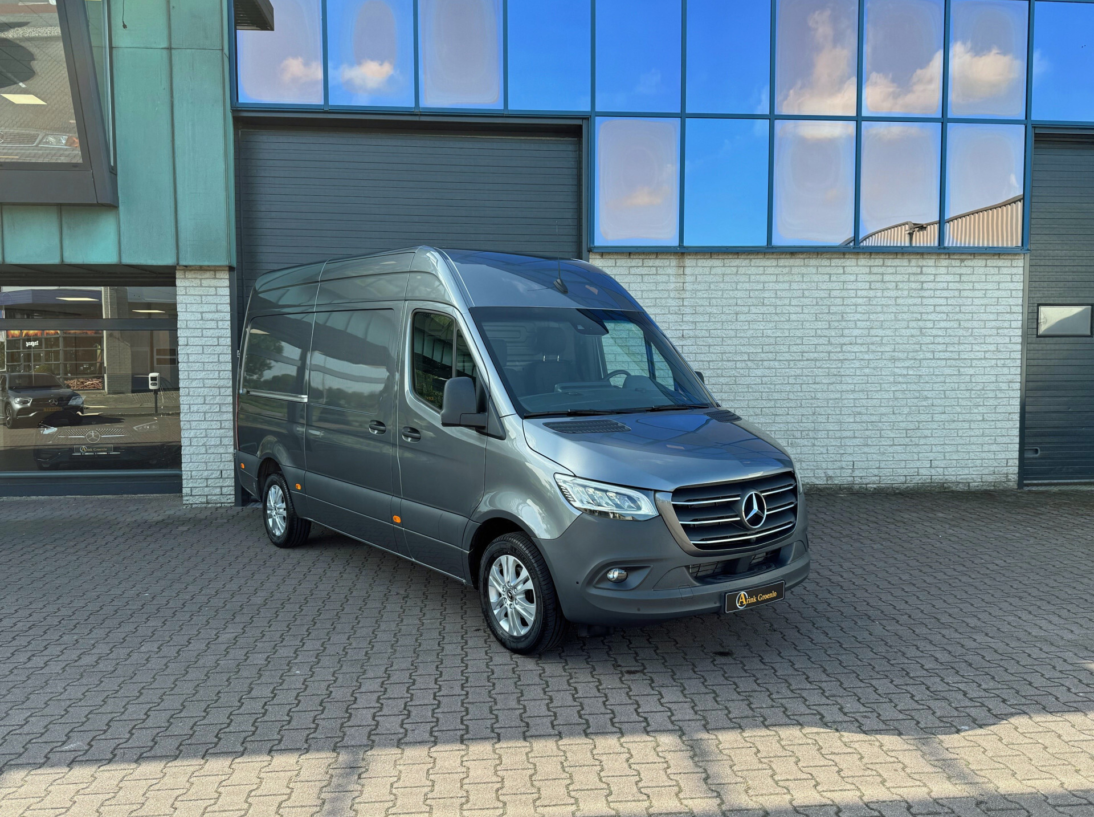 Vehicle 37346080 16ccc35f ebdf 4144 be93 871d9159aeee
