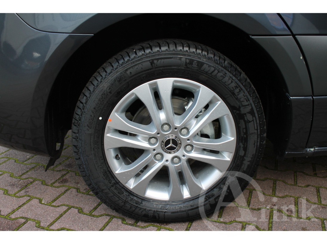 Vehicle 41711346 15fdfc16 fcf7 4f26 9086 e88dcc38297d