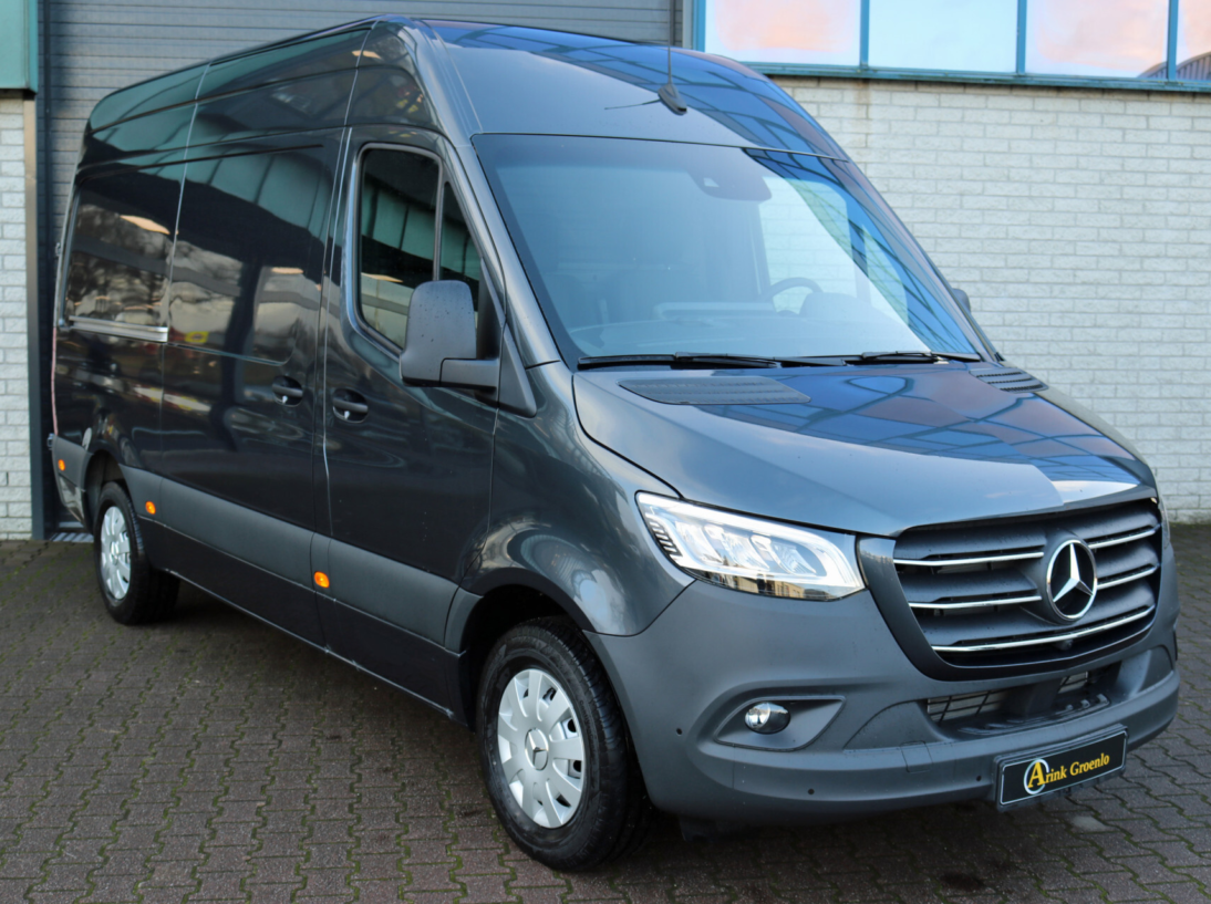 Vehicle 37131507 5cb92ac6 0310 444a b1f3 afe345a8a6fe