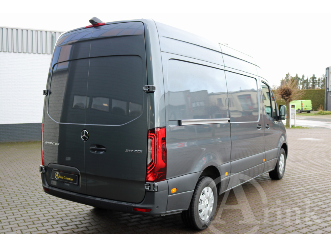 Vehicle 37131840 7883436a a7e6 4c1f b150 582634903940