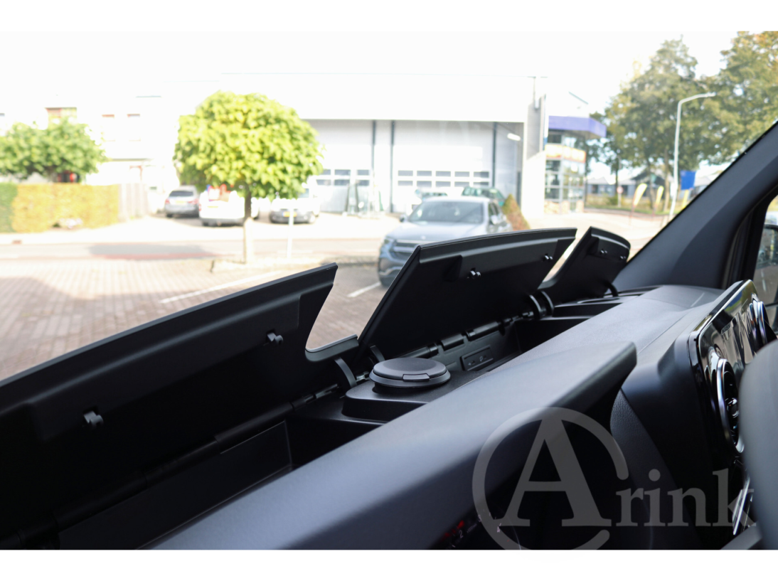 Vehicle 37131507 b87e1aa2 8d54 4993 ac34 81da413bf8df