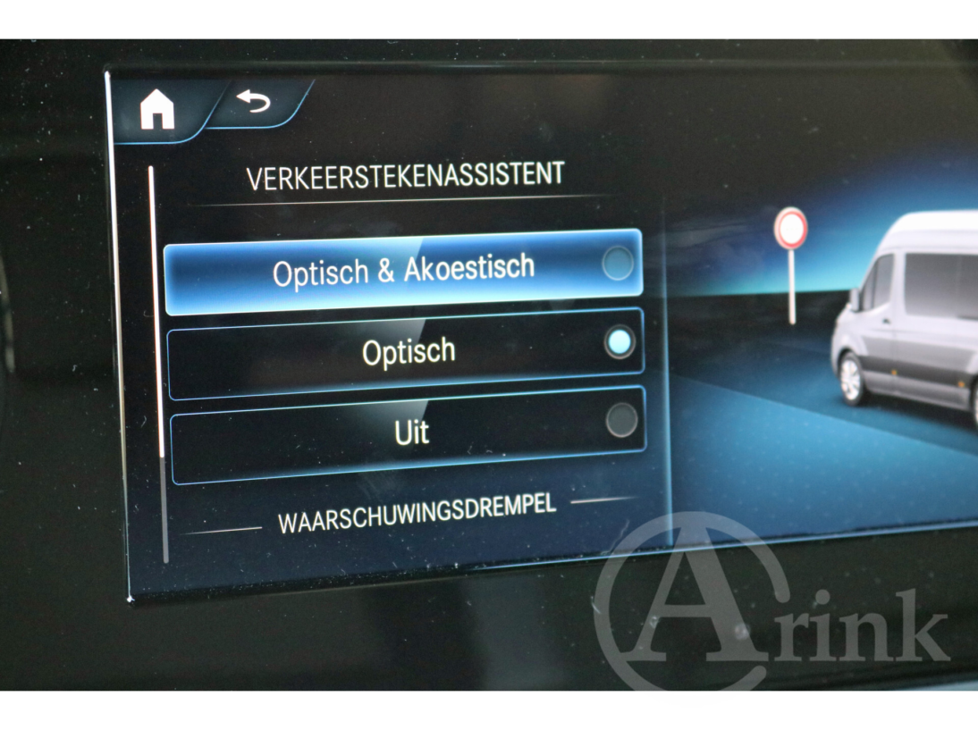 Vehicle 37131507 c8232f3c 9f5e 4650 93c8 10d26f0f8fd7