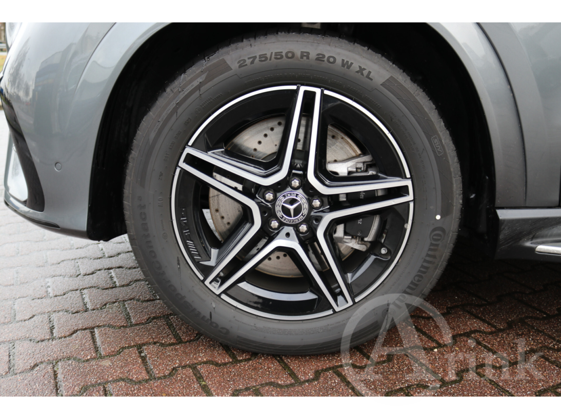 Vehicle 37142458 03fd716a 0f44 422f 84b1 b061f40d44bc