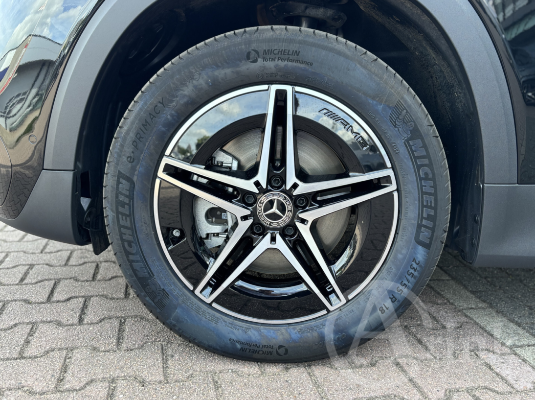 Vehicle 47179018 88593ce8 8592 4b83 9619 3d106cdca65e