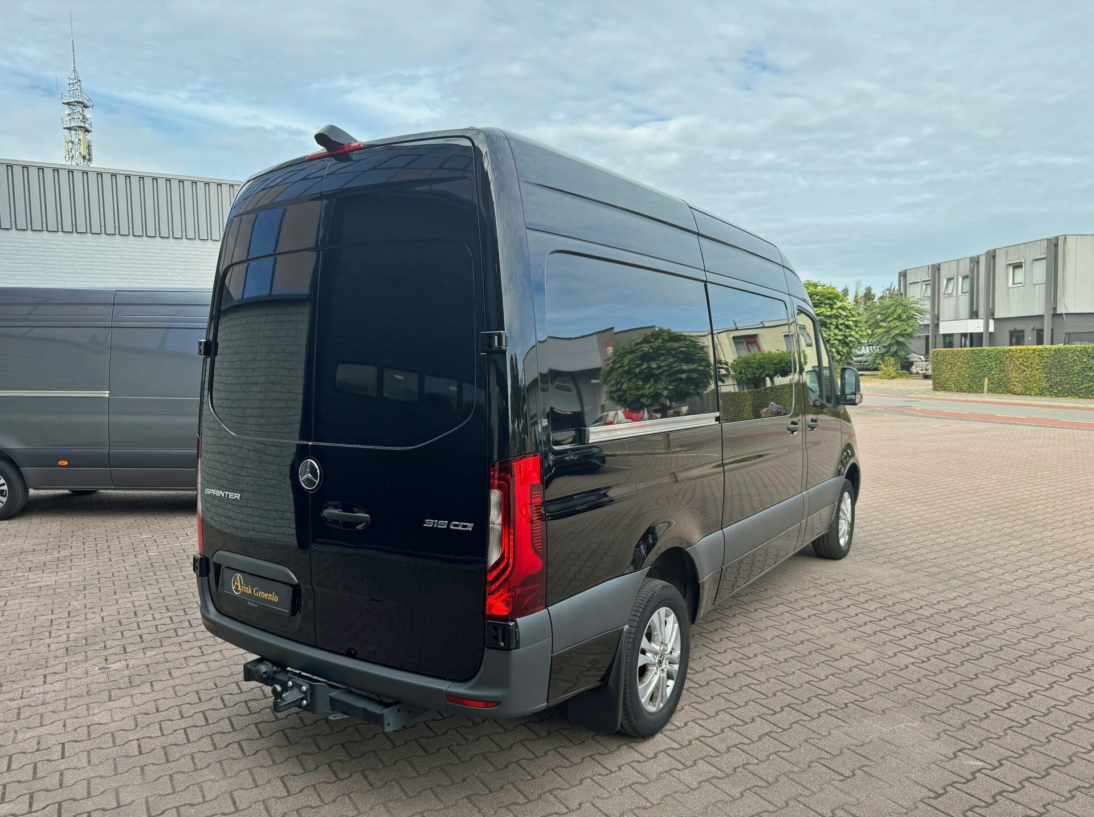 Vehicle 34277640 9b4289a3 0f05 42d4 9cb0 dea96cc3cb21