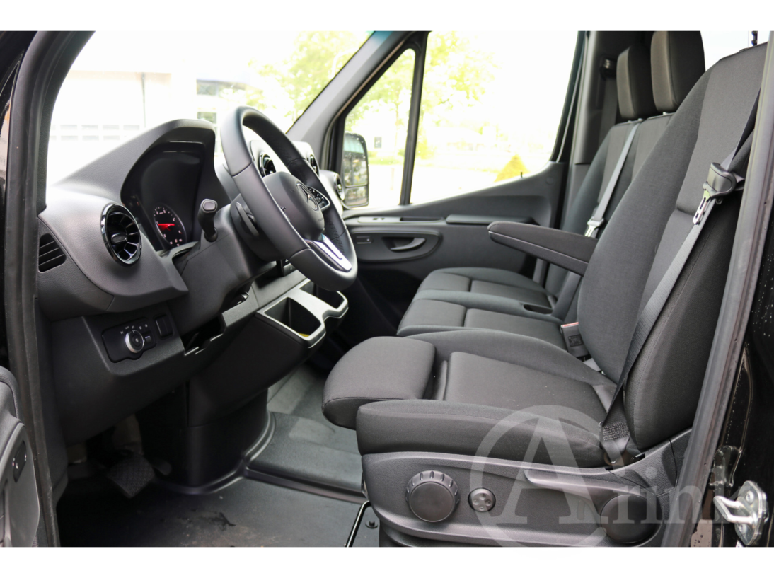 Vehicle 34277640 9c703a87 90dc 40f4 9959 9638a57624bb