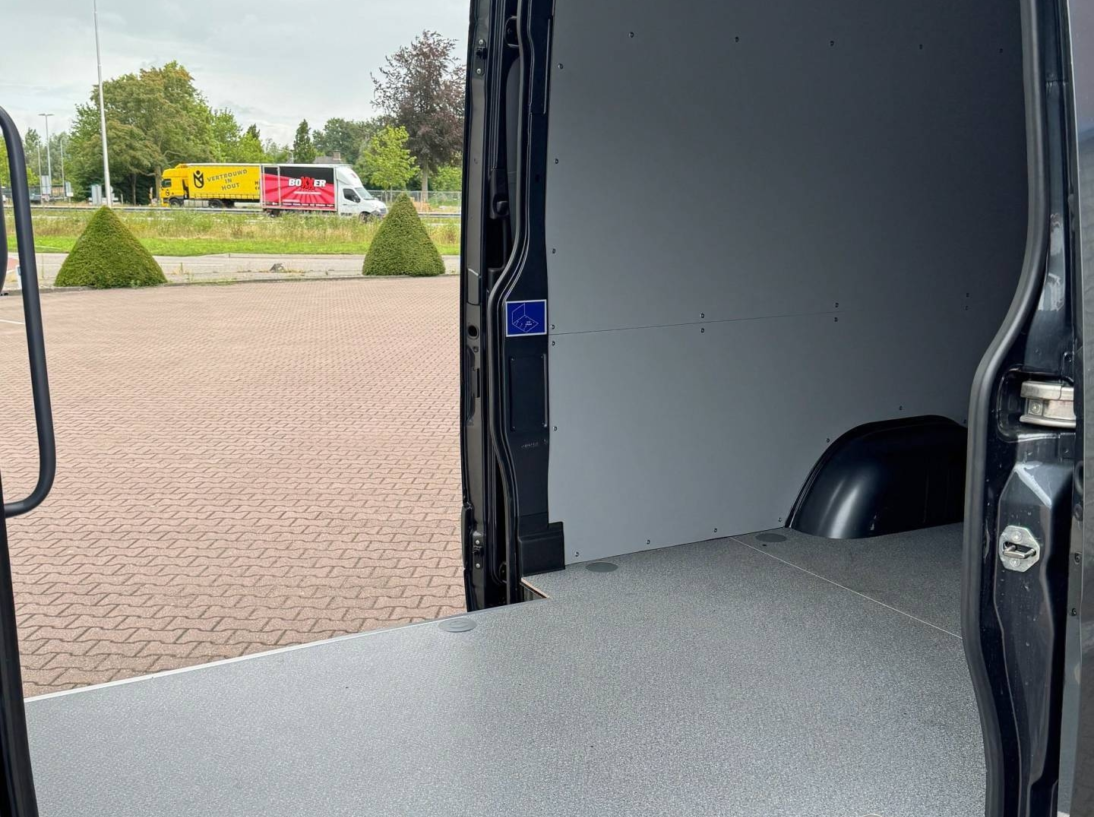 Vehicle 46276636 e7f26475 d2c6 4327 90b9 bb2abd56144c