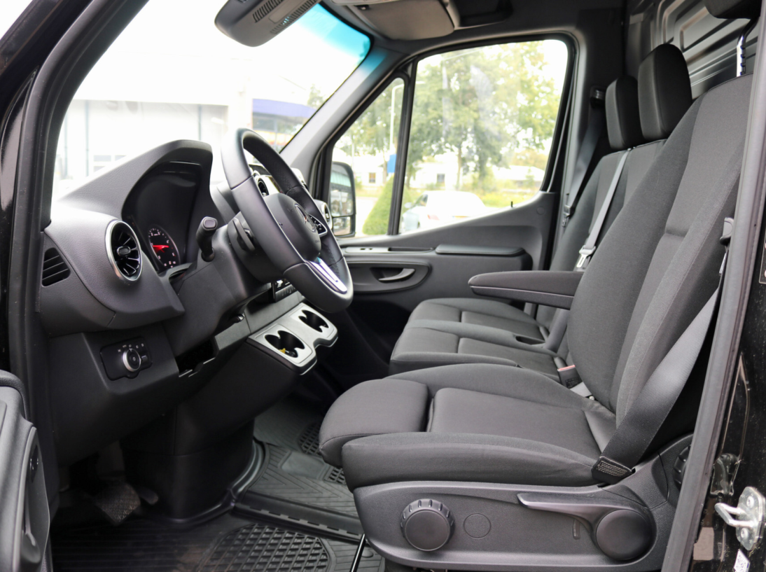 Vehicle 40788742 c297beea 69be 4940 8832 fa11ecb0104e