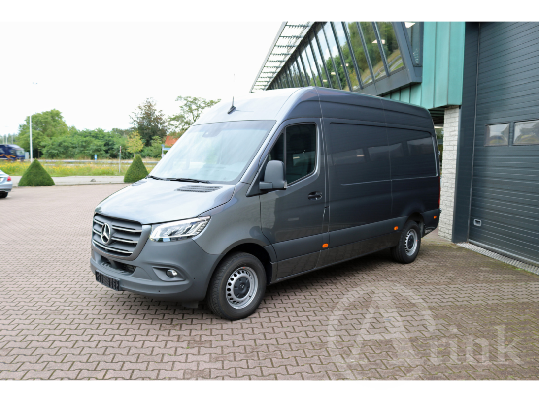 Vehicle 40127493 f1e68eb6 b711 4374 9e87 78b29f4f8262