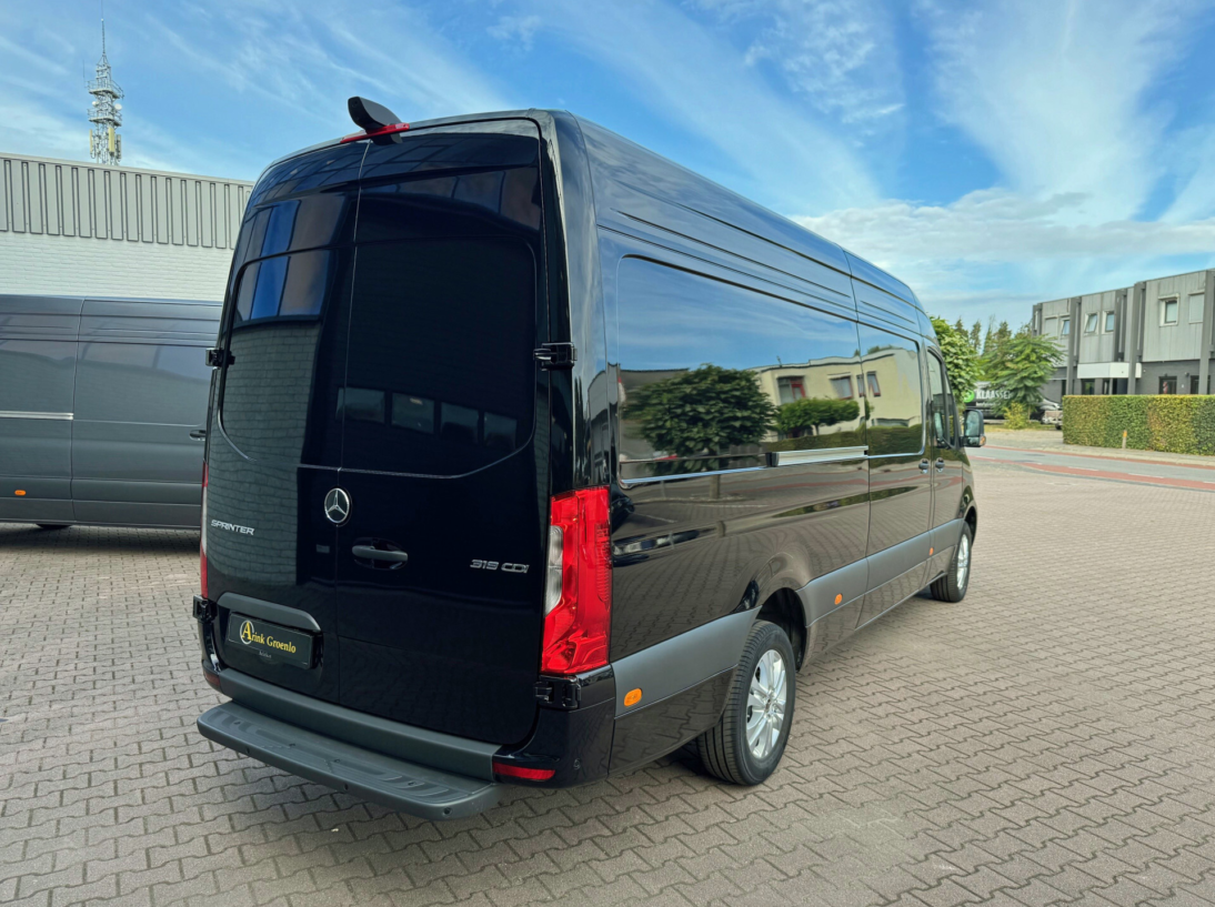 Vehicle 47230682 ddf95b81 55b5 4c58 afa5 3de77e59615a