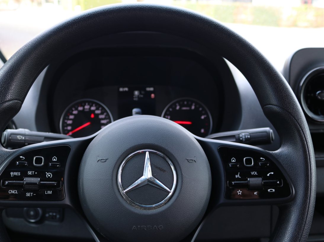 Vehicle 42987759 ad7a2522 c57c 40d5 b145 046d7b38d032
