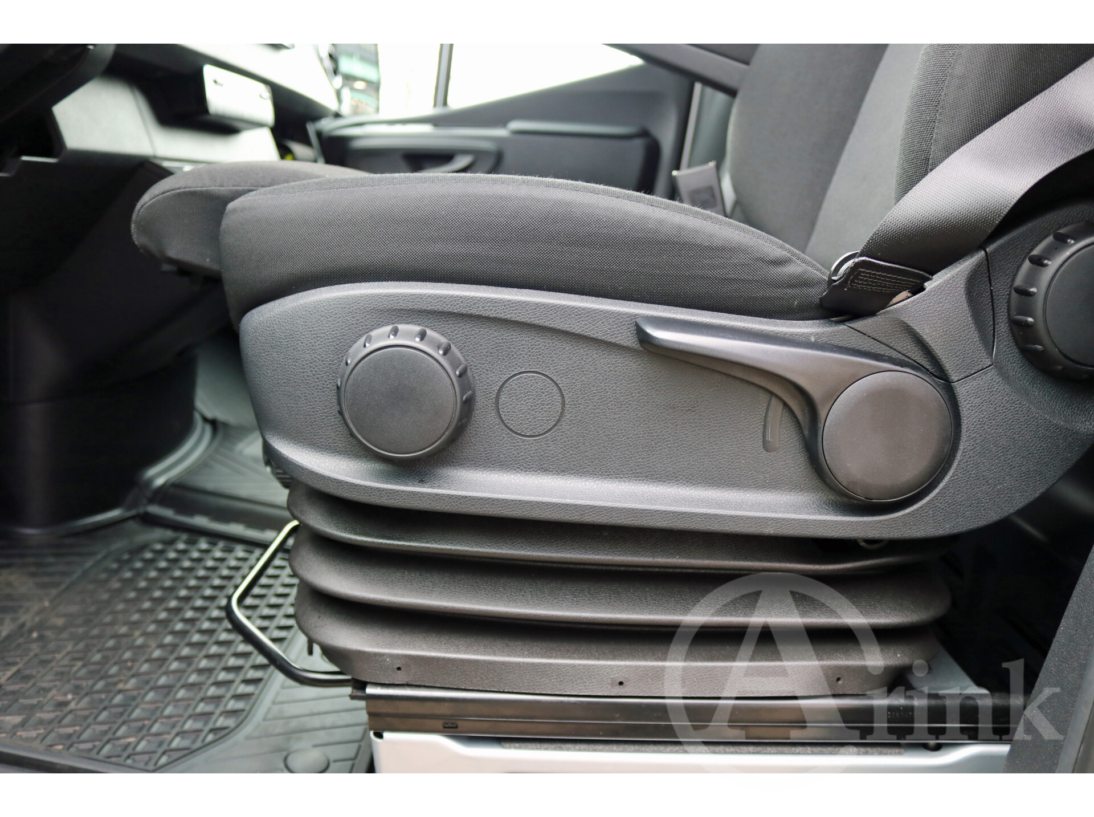 Vehicle 37346082 4b69ff3c 8c6f 4e5c 8d11 d98d72a2763e