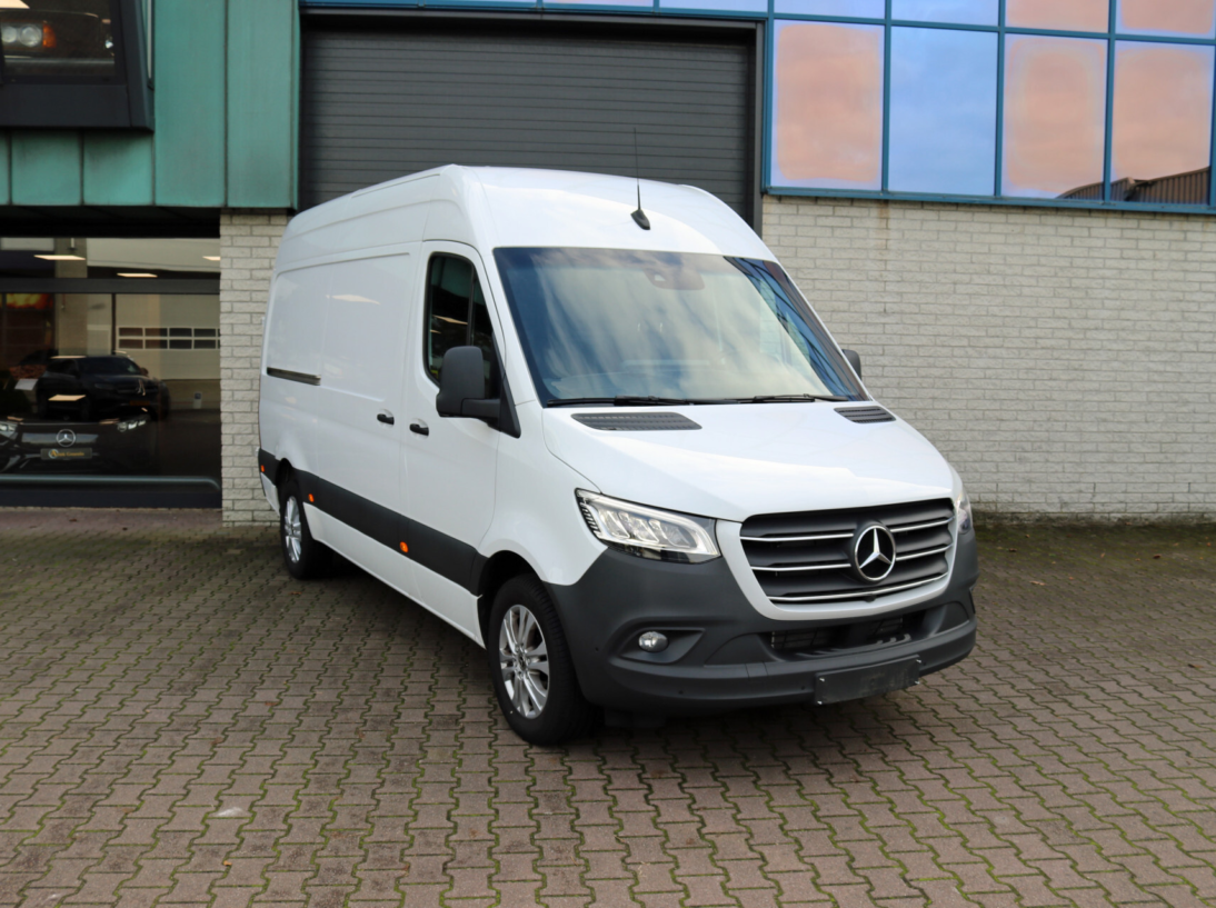 Vehicle 47280702 4579d53f e3c4 427e a56e 9745f7080750