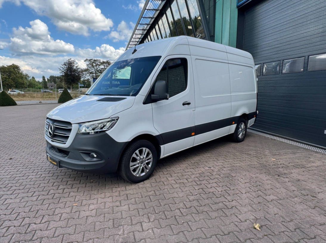 Vehicle 47281168 612ab978 3bec 4f56 8cb1 628071b5c6de