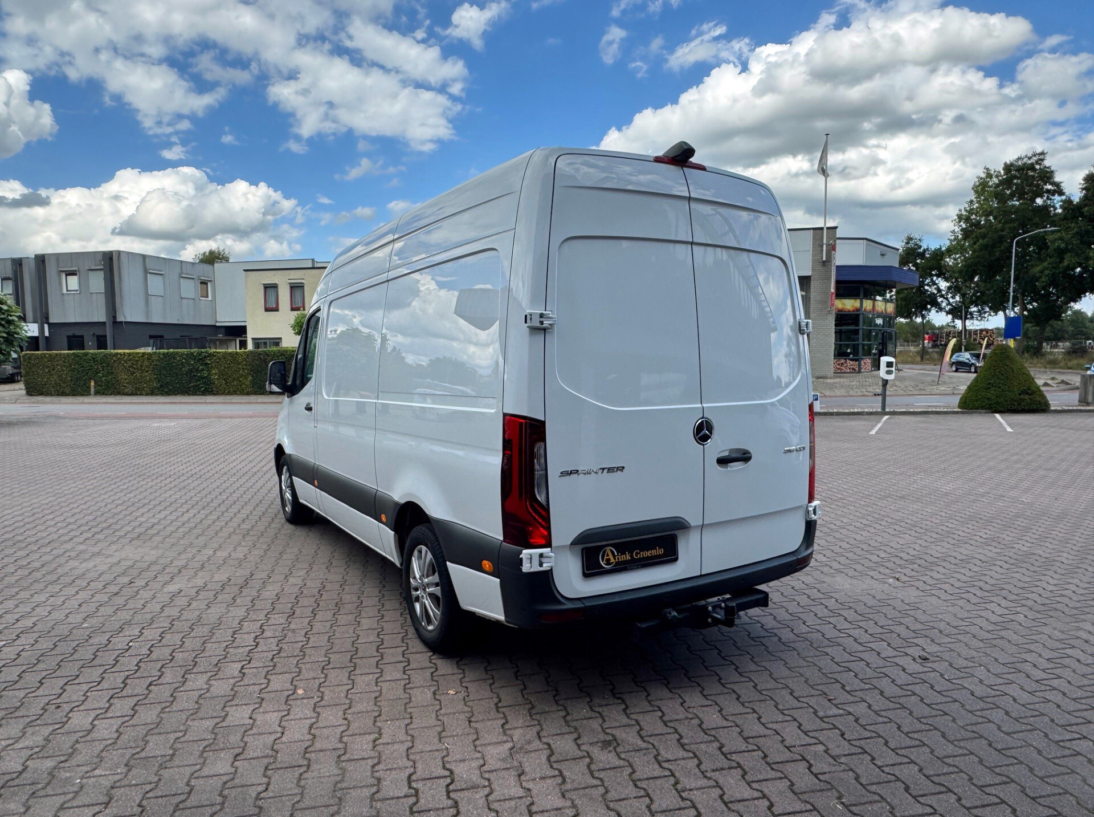 Vehicle 47280702 812d97d6 6e7f 46e1 a845 2cf97cc24d59
