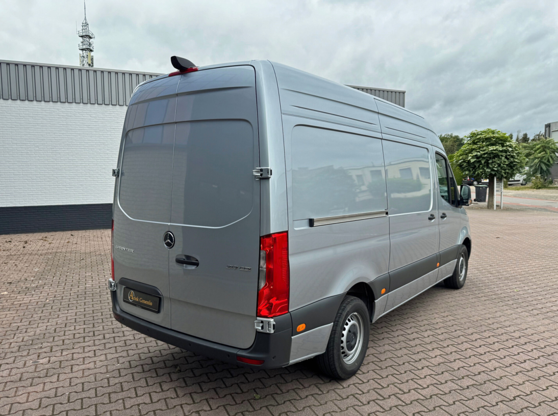 Vehicle 47381267 42d1a5fe 0685 4744 b9a5 d99c82e5ce82