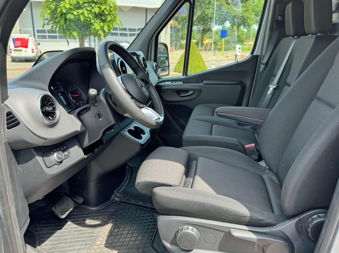 Vehicle 47381267 1abe57c7 6815 4af1 a64a b27b3c0f9a6a