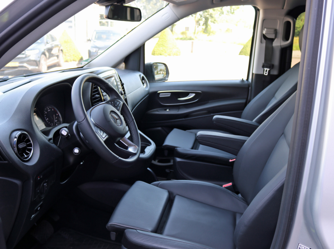 Vehicle 41742375 2659a90a c1cd 46b6 8e77 9e65ad162499