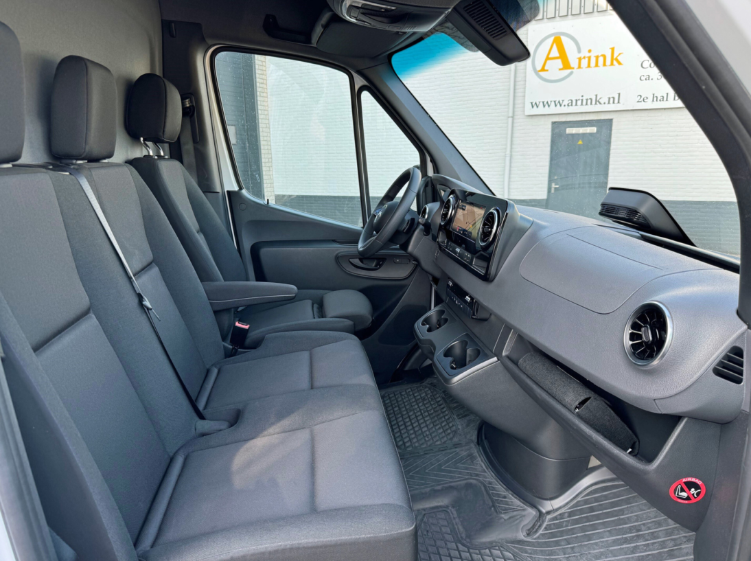 Vehicle 47450198 7eab308c f003 4edd a7e6 c853b6529508