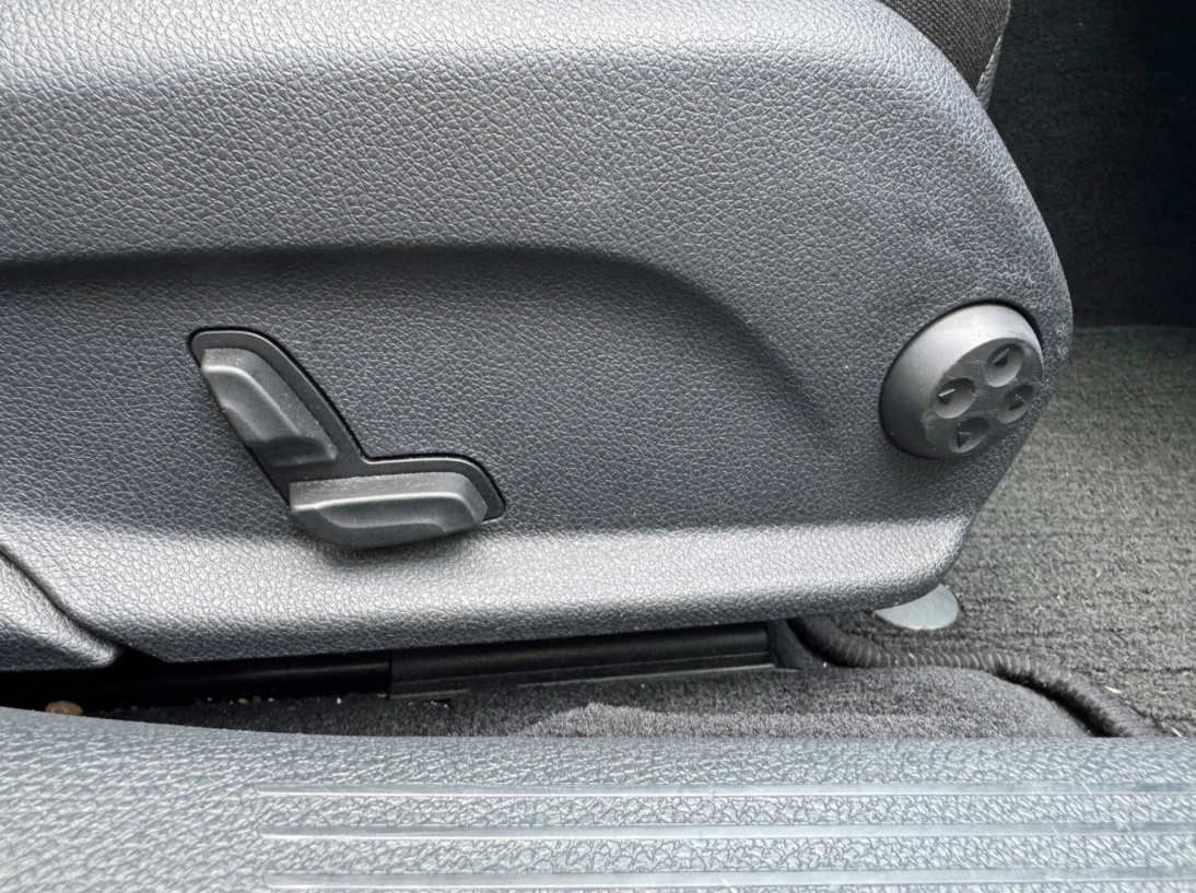 Vehicle 45800978 9a89052f 04a8 4767 a4b0 b98770f38647