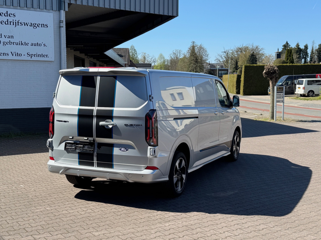 Vehicle 42425029 0e680c98 7657 405f 99e4 6ec91e41b8e5